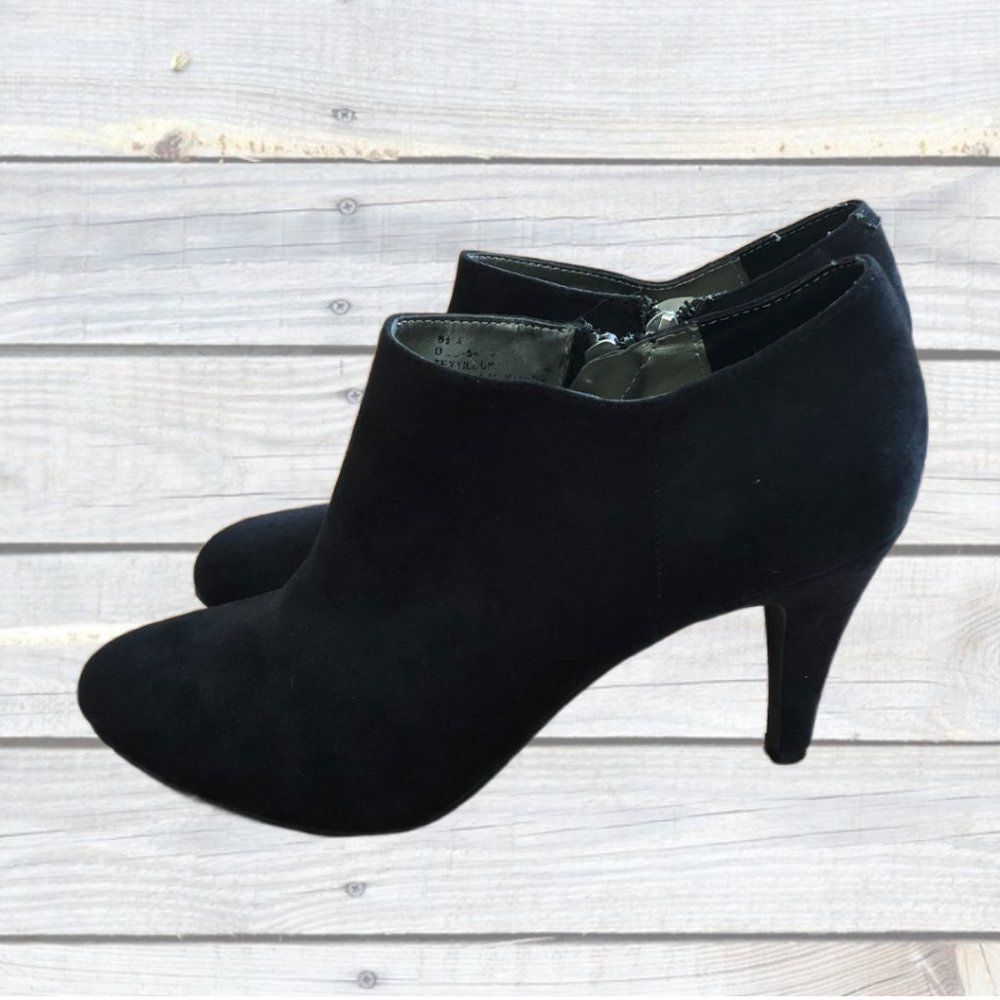A.n.a Women's Size 8.5 Bootie Heels